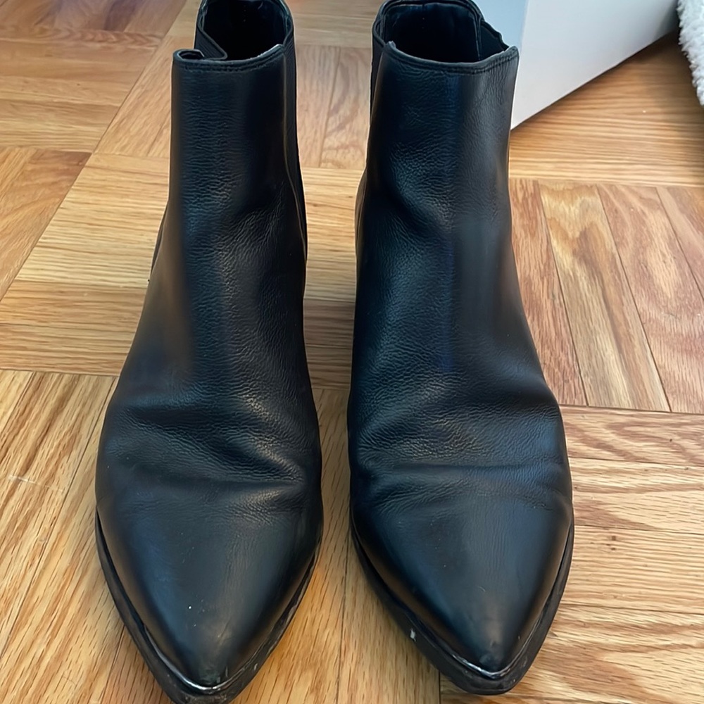 Marc Fisher Yale pointy toe black pull-on boots size 9.5